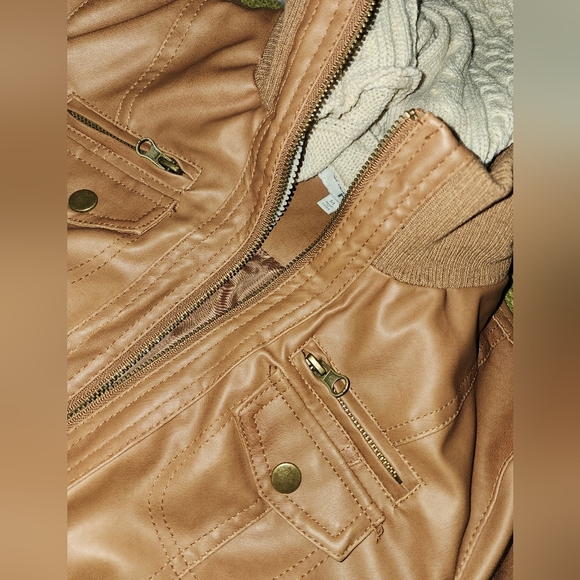 Hooded Jacket - Picture 3 of 16